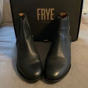 Frye Carly Zip Chelsea